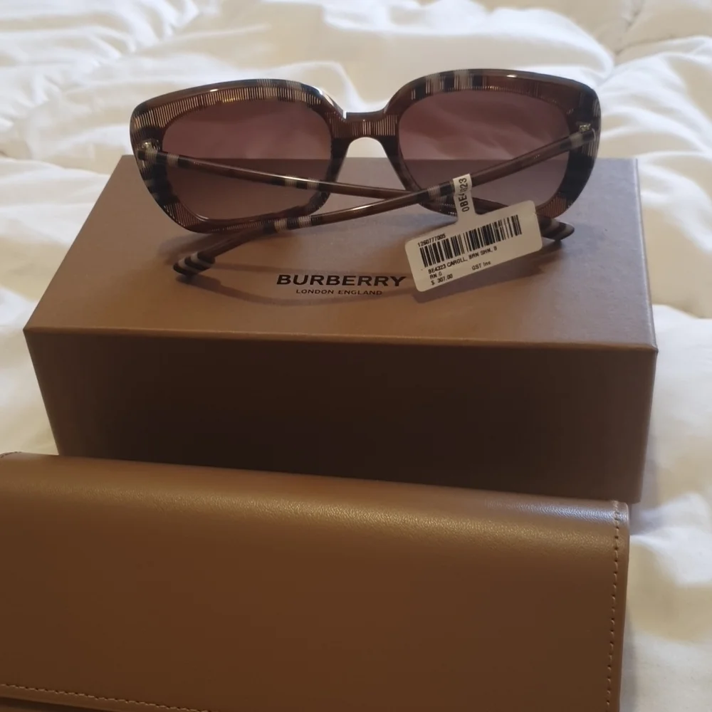 Burberry sunglasses NWT - Picture 4 of 5